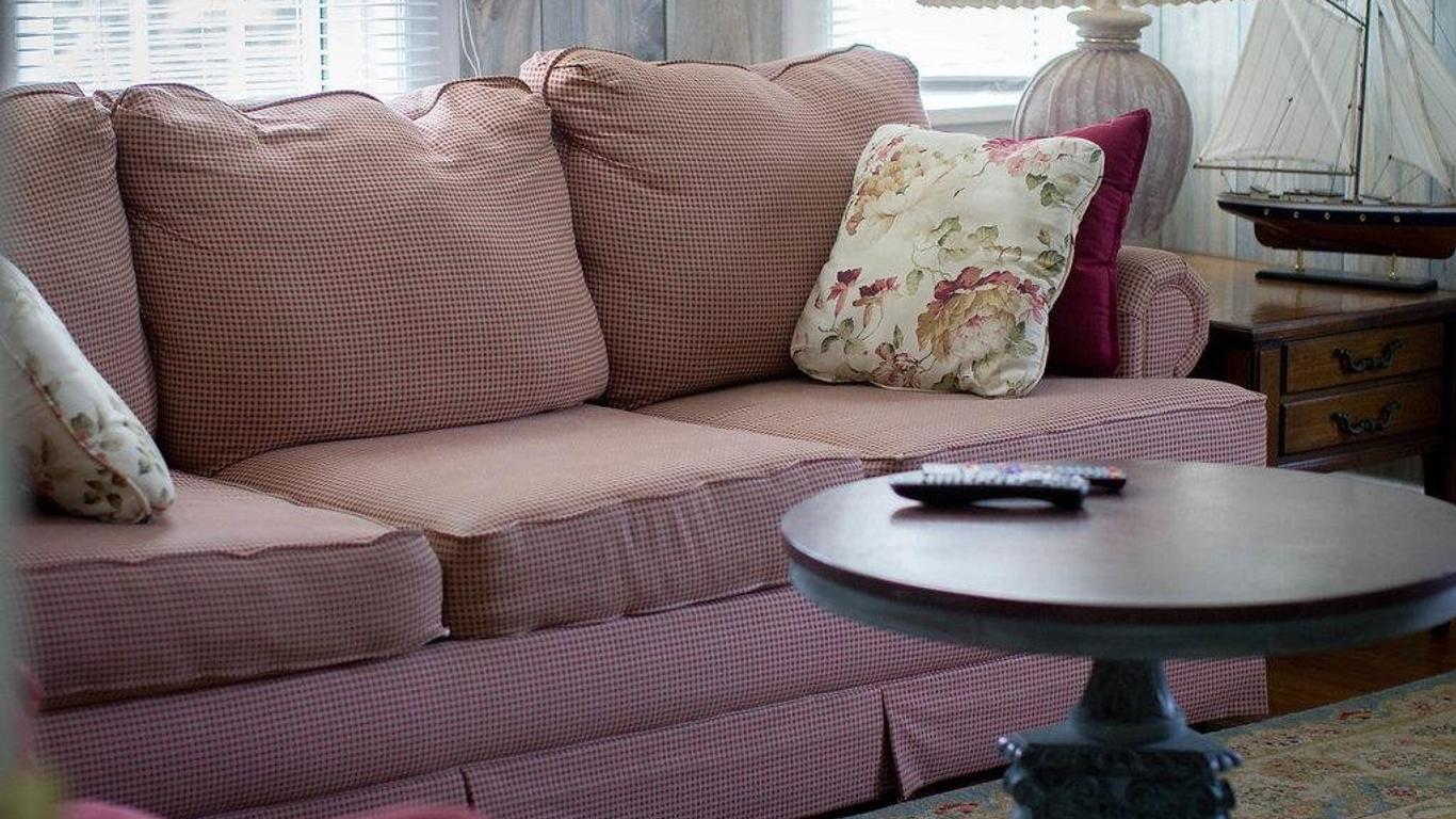 Historic White Blossom House