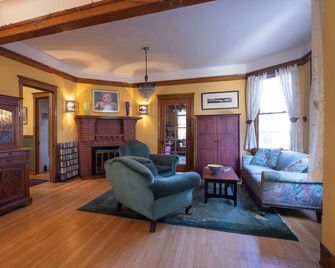 Gracious, spacious vintage home in a terrific neighborhood near the lake - Chicago - Salon