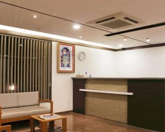 Hotel Ashray Inn - Ahmedabad - Resepsiyon