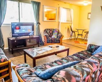 Your Private Home Away From Home - Billings - Living room