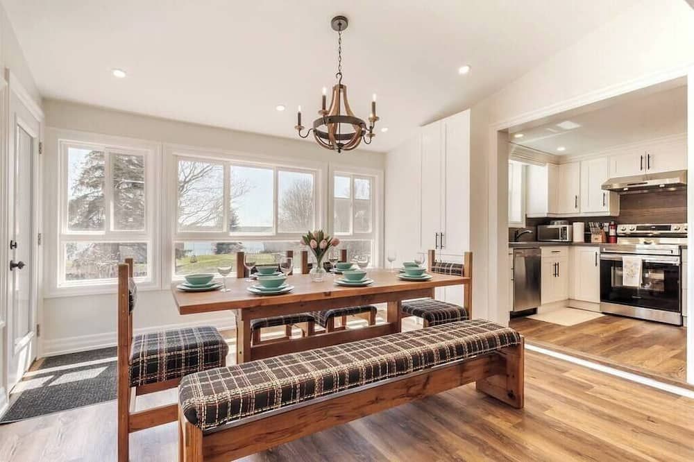 Hay Bay waterfront retreat - Joyce's cottage - Napanee - Dining room
