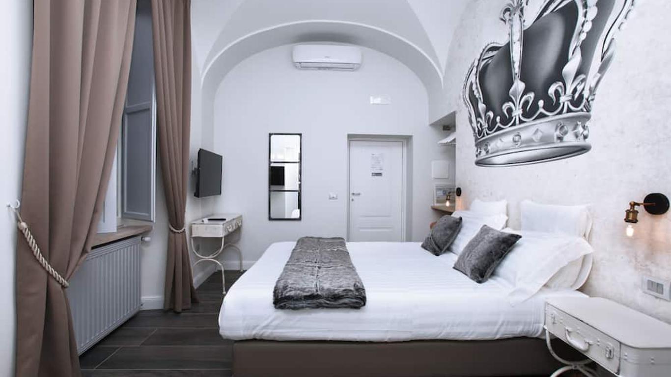 Trevi Contemporary Suite