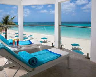 The Manoah Boutique Hotel - Shoal Bay - Spiaggia
