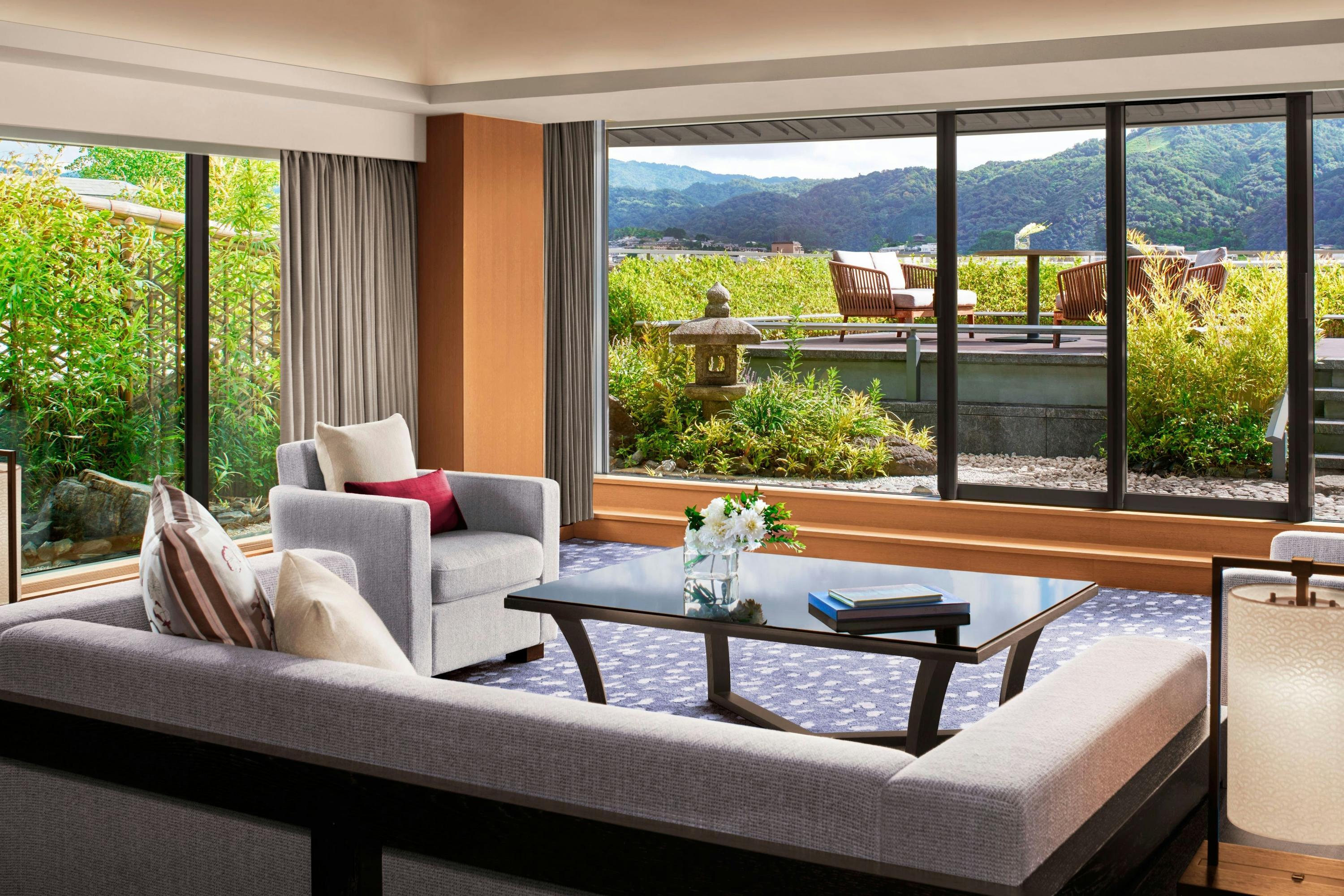 お値下げしました！リッツ・カールトン Hotel Suites in Los Angeles - Hotel Rooms | The Ritz-Carlton