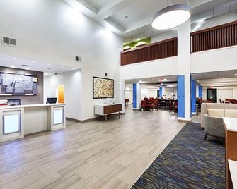 Holiday Inn Express & Suites Tulsa S Broken Arrow Hwy 51 By IHG - Broken Arrow - Lobby
