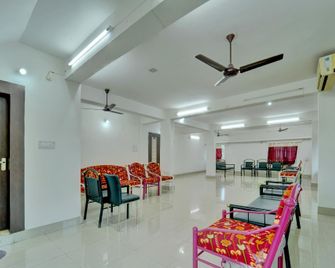 Hotel O Shakti Inn - Jamshedpur - Salónek