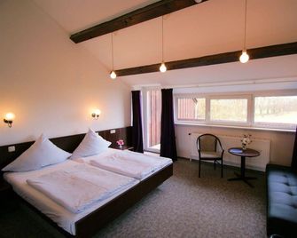Motel Ostsee Lodge - Любек - Спальня