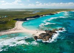 Stunning views of Dragon Cay on Middle Caicos with your own private pool! - Conch Bar - Building