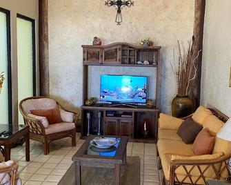 San Jose Del Cabo 2br /2 Bath Wi-Fi. - San José del Cabo - Sala de estar
