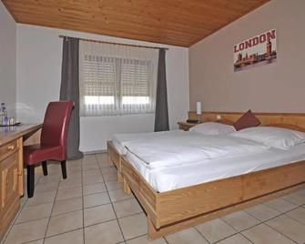 Hotel Lindenhof - Roedermark - Slaapkamer