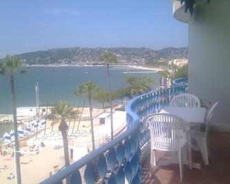4 Room Apartment Front De Mer 5th Floor Classified Atout France - Antibes - Balcony