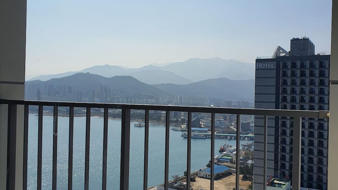 وورلد ستيت ريزيدنس