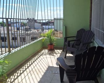 Hotel Enrique II - Santo Domingo - Balkon