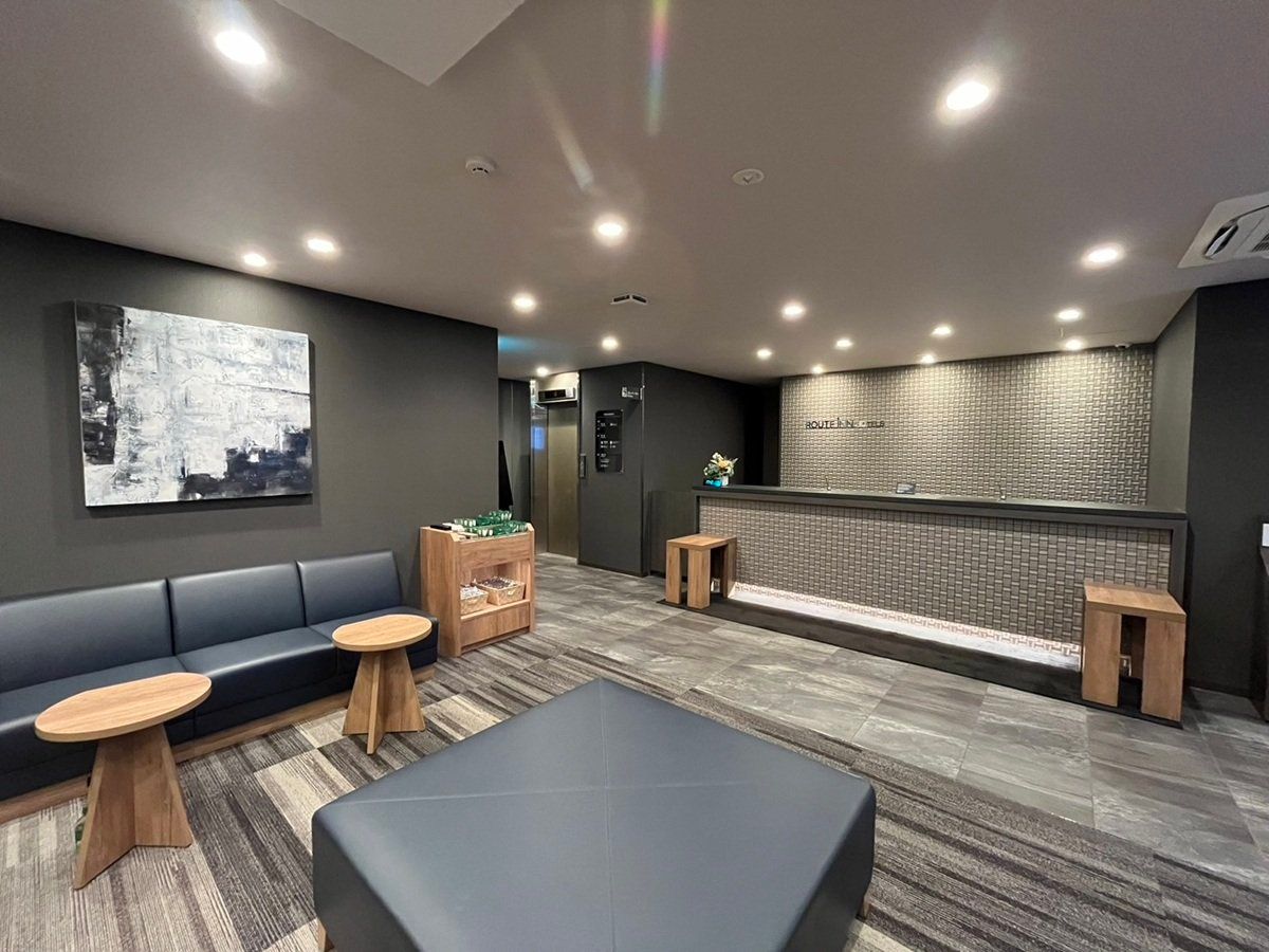 Hotel Route-Inn Toyama Ekimae - טויאמה - בניין