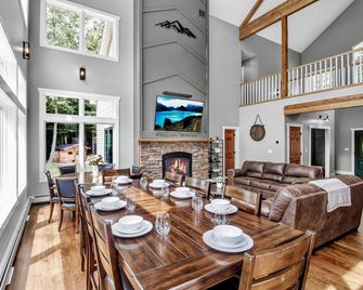 Hilltop Haven - Enjoy Evl! - Salamanca - Comedor