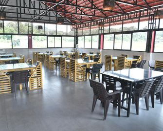 Ridhis Stay - Hotel & Restaurant - Ponnampet - Restaurant