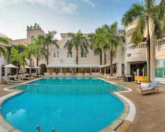 Club Mahindra Emerald Palms, Goa - Varca - Pool