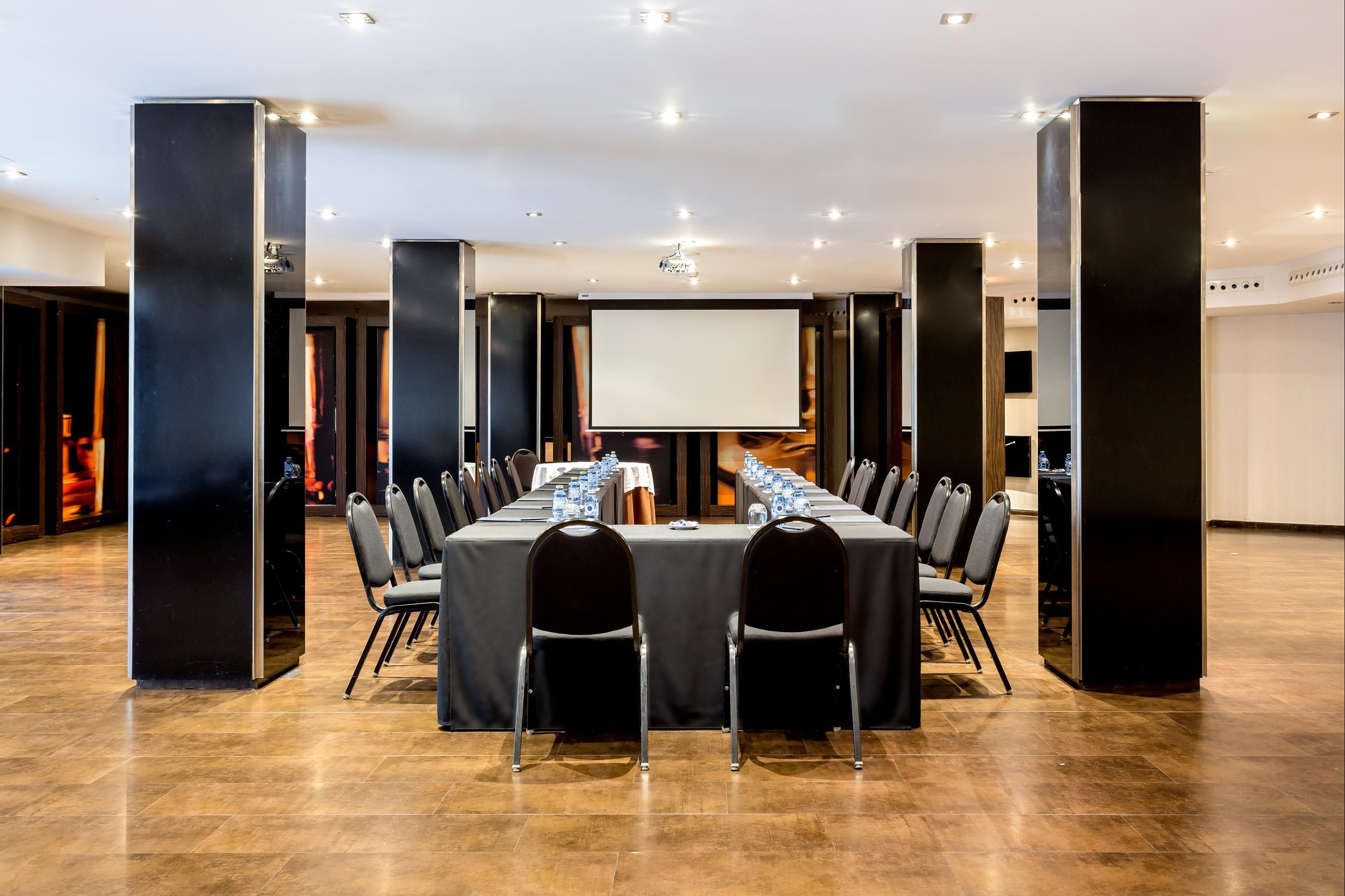 Hotel Eurostars Monte Real - מדריד - חדר ישיבות