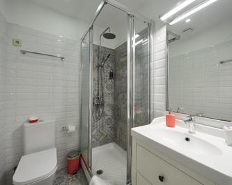 Barcelonaforrent Sant Pau Barcelona Suites - Barcelona - Bathroom