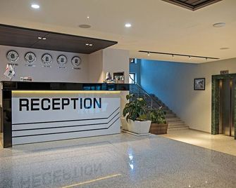 Aparthotel Room 107 at Orbi Palace in Bakuriani - Bakuriani - Recepción