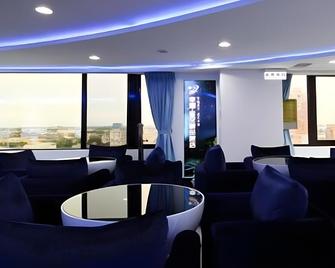 Season Skyline - Luodong Township - Salónek