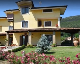 Villa Cristina - Pontelatone - Edificio
