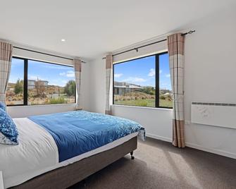 Hunter 3 Bedroom Apartment C - Lake Tekapo - Bedroom