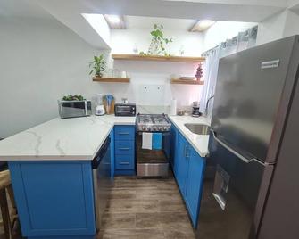 Bay Island apartStudio - Sandy Bay - Küche