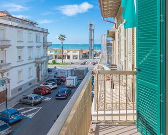 Hotel Stella Del Mare - Viareggio - Balcón