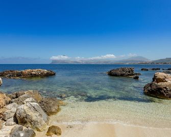 Phi Hotel La Tonnara di Bonagia - Valderice - Beach