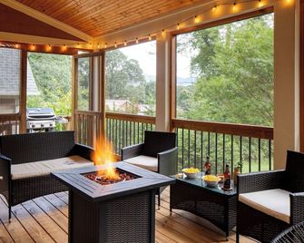 Sweetgum By Avantstay Black Mountain Retreat W/ Covered Deck - Black Mountain