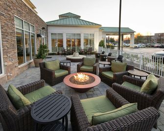 Hilton Garden Inn Charlotte Airport - Charlotte - Hàng hiên