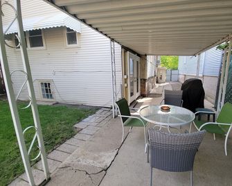 Logan Square 2Bed/1Bath Fully Furnished W/D Wi- Fi, Direct TV by Blueline Train - Chicago - Patio