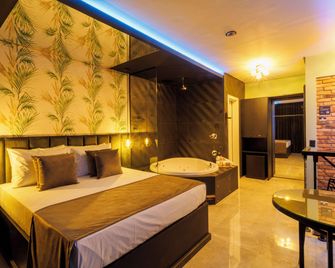 Medieval Hotel Motel Spa - Porto Alegre-Rs - Porto Alegre