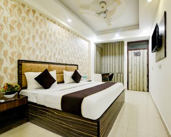 Hotel Lookout Stay Delhi Igi Airport - New Delhi - Bedroom