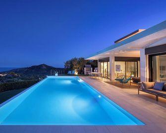 Villa Marita - Luxury Sea View - Santa Margherita di Pula - Zwembad