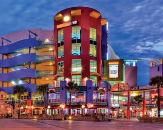 Pirates Cove Resort Studios! - Daytona Beach Shores - Edificio