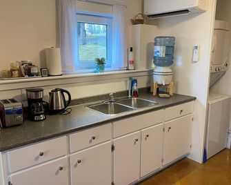 Waterfront One Bedroom Apartment - Antigonish - Kitchen