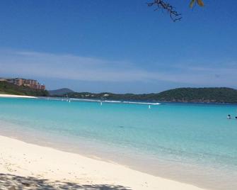 Privacy. Romantic Private Pool Villa @ Sapphire. Generator - Saint Thomas Island - Bãi biển