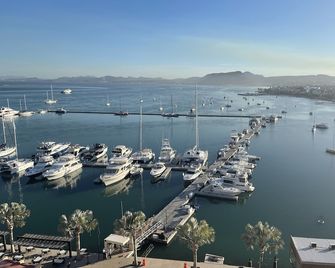 Amazing Vista Coral Condo - La Paz
