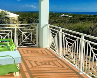 Cloudbreak Bahamas Villa, The Highest Ocean and Island View at Surfer's Beach - Gregory Town - Balcony