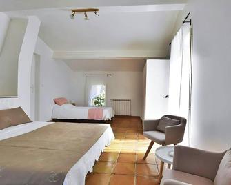 Casa-La Fontaine Maison Vacances Piscine - Entrechaux - Спальня