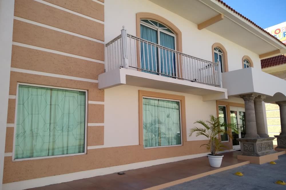 Hotel Santander Inn & Suites - Ciudad Victoria - Gebouw