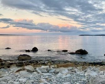 The Harbor Hideaway - Ocean Front - Private - Port Mouton - Hunt's Point - Beach