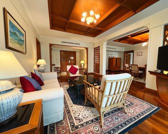 Amora Beach Resort Phuket - Choeng Thale