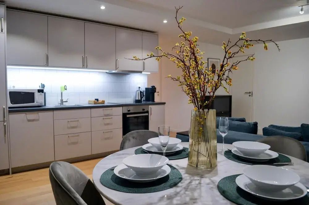 Bromma Bliss Apartment - City Escape - ستوكهولم - غرفة طعام