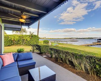 Lakefront Home w/ Game Room, Kayaks, & Fire Pit - Lake Placid - Balkon