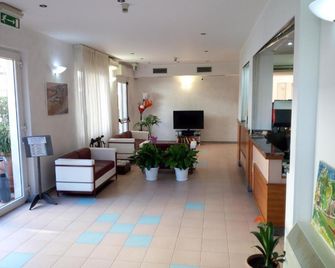 Hotel San Nazario - ואראצה