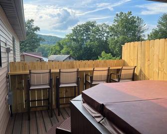 Stay, Play And Relax In Ohiopyle, Pa, Ho - Farmington - Balcón