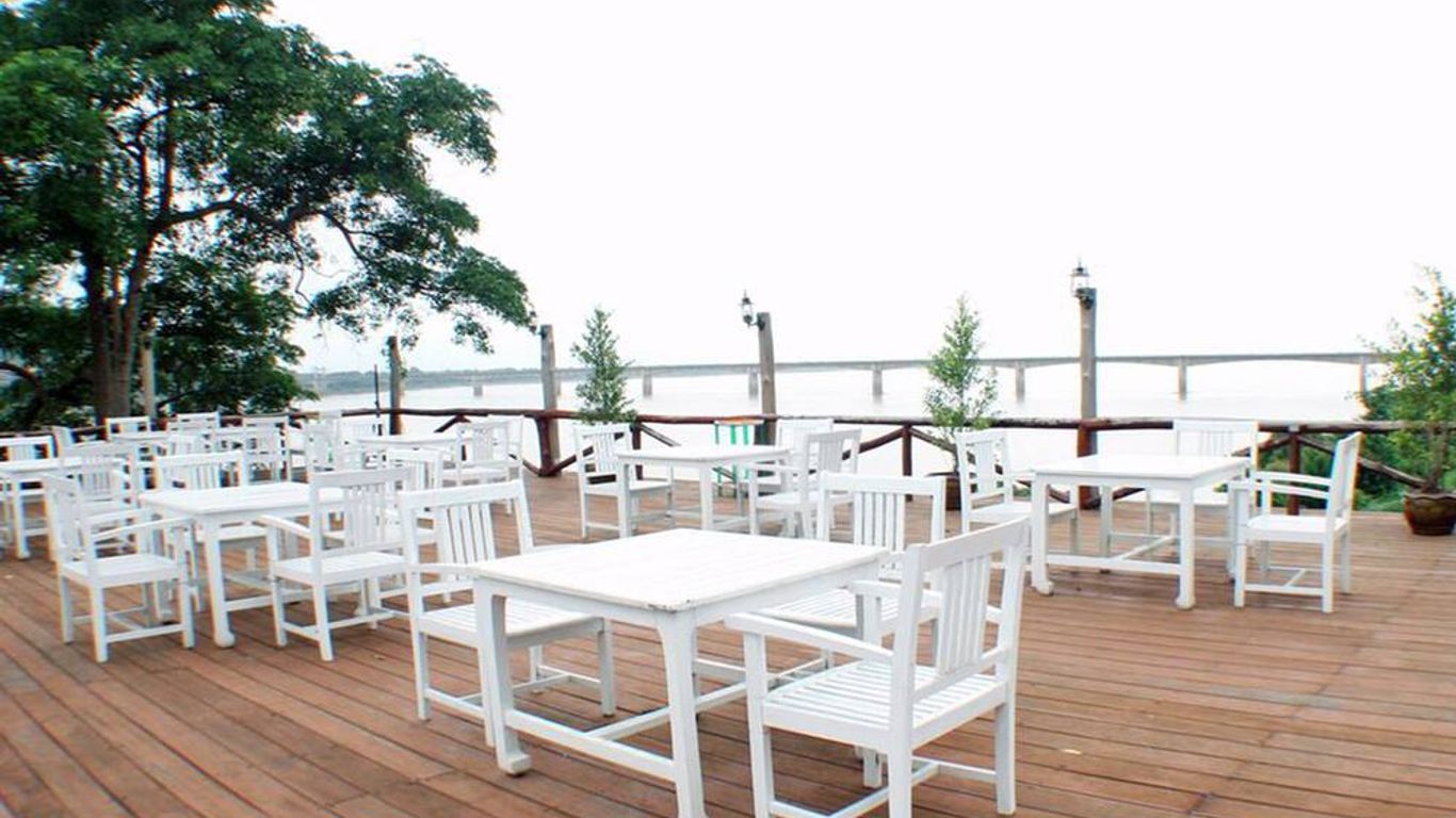 Arawan Riverside Hotel